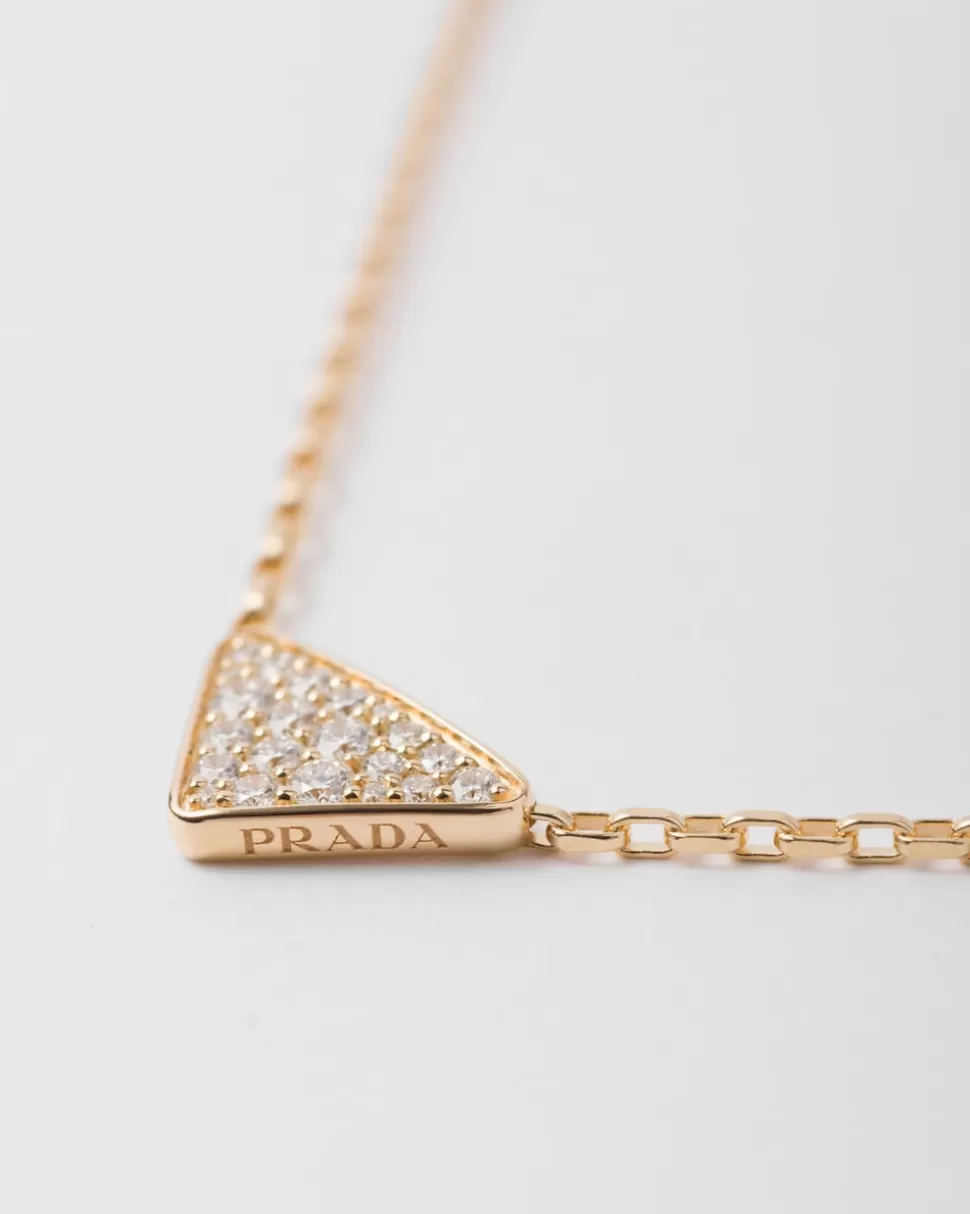 Shop Prada Eternal Gold Halskette Mit Mikro-triangolo-anhänger Aus Gelbgold Mit Diamanten Gold/Weiß