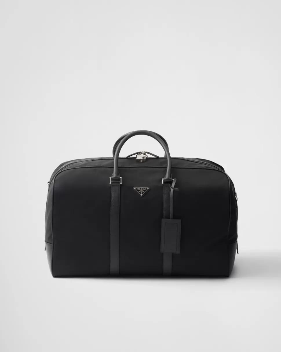 New Prada Weekender Aus Re-nylon Und Saffiano-leder Schwarz